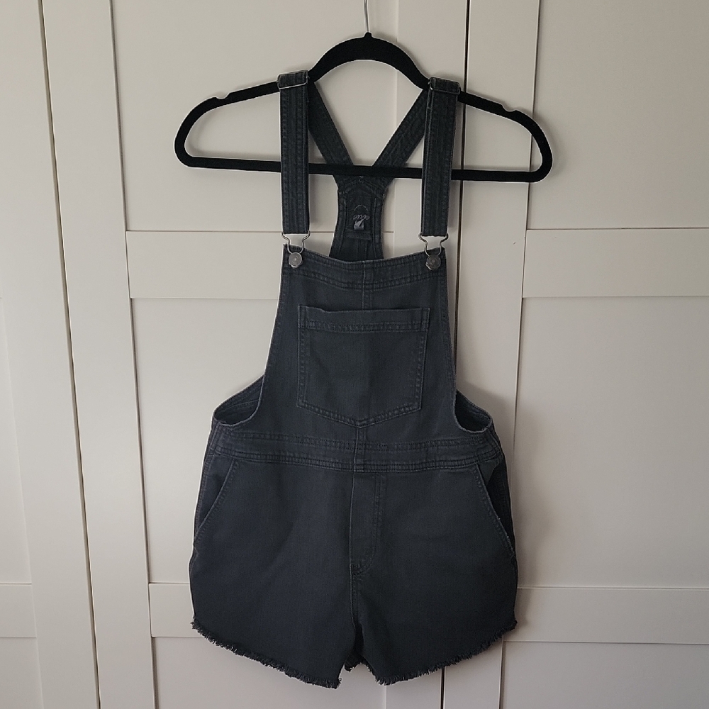 ❄️3/$30 Aerie Charcoal Denim Shorts Overalls